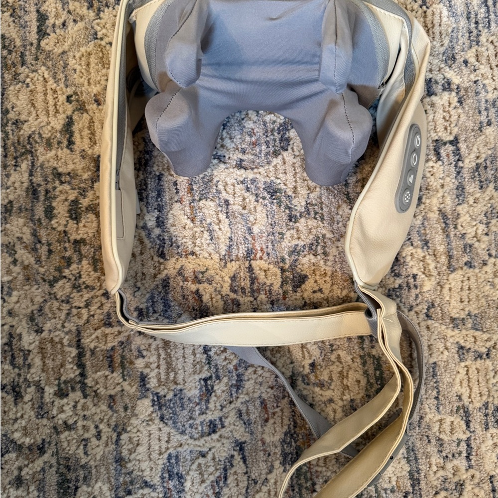 RelaxSport Heated Shiatsu Neck & Shoulder Massager – Beige, Like New - Picture 2 of 2